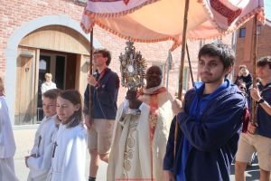 Procession-SG-2026-274