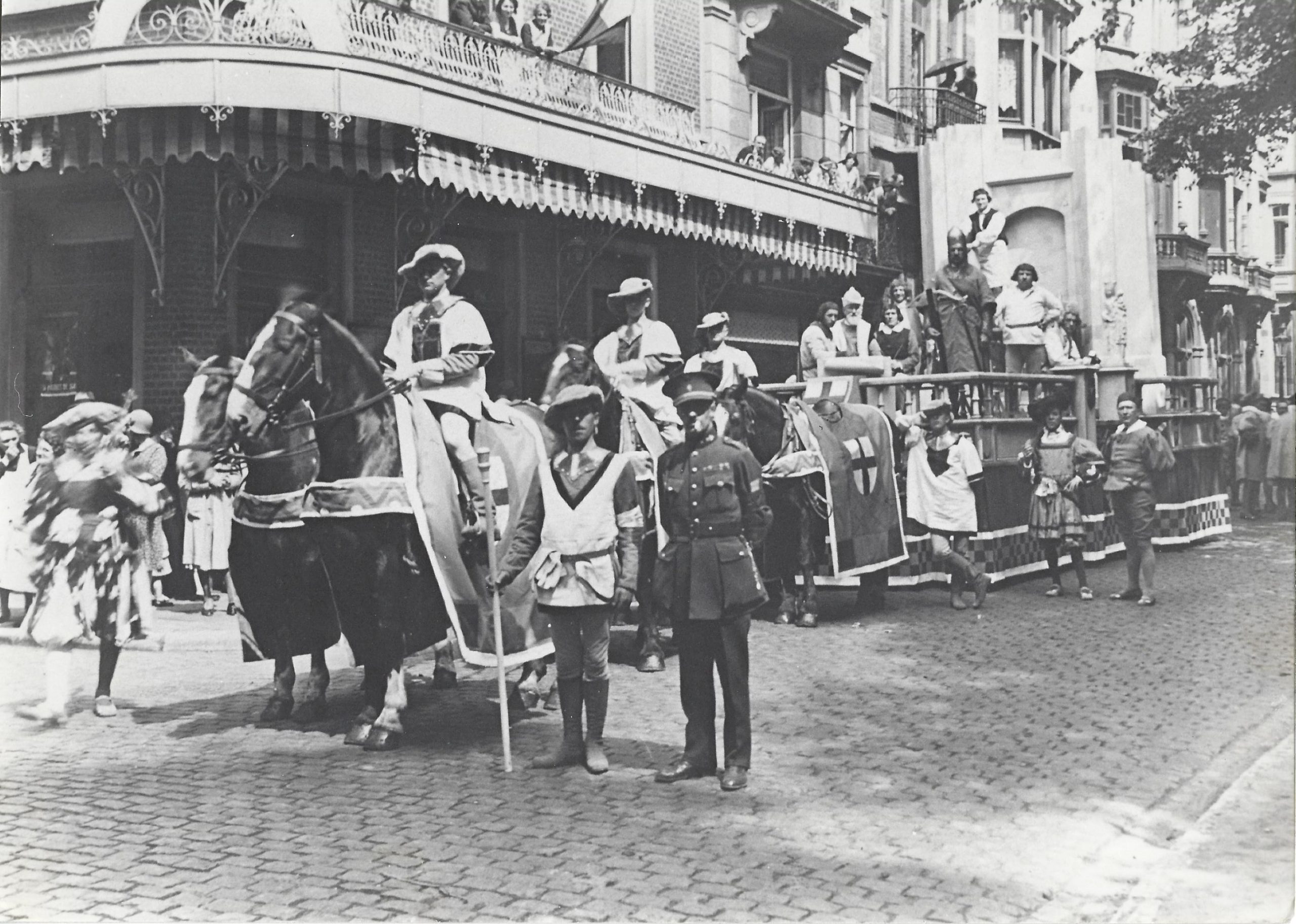 Les Arbalétriers de Grez lors de l'Ommegang en 1930